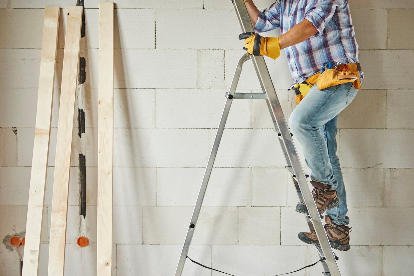 high-ladder-as-support-carpenter-worker_329181-15609